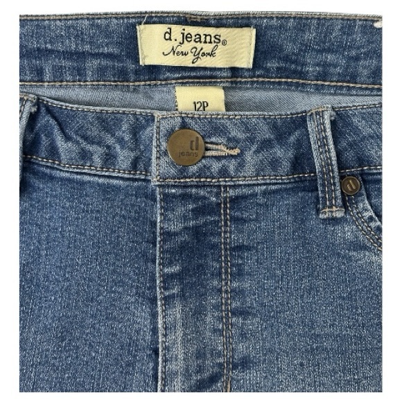D. Jeans New York | Women’s Petite Stretchy Blue Jeans | Size 12 P | EUC - Picture 5 of 7